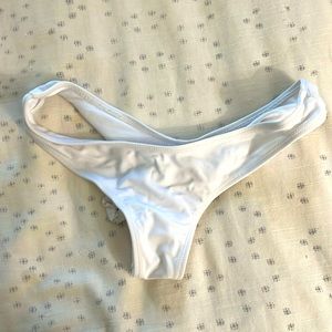 White cheeky bikini bottoms